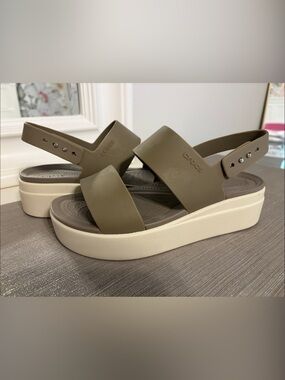 CROCS Dual-Strap Platform Sandals in Olive & Cream